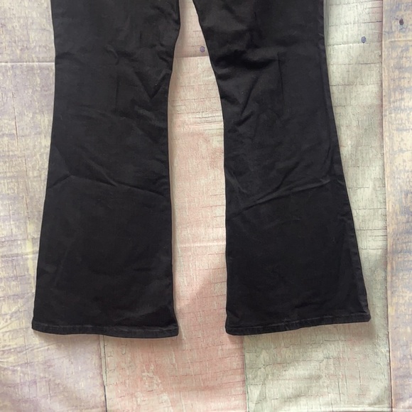 Brand new Woman’s Elizabeth and James jeans. - Picture 13 of 13